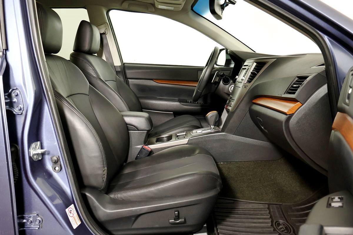 Used 2013 Subaru Outback 2.5i Limited w/ Moonroof Pkg AWD/4WD image 40