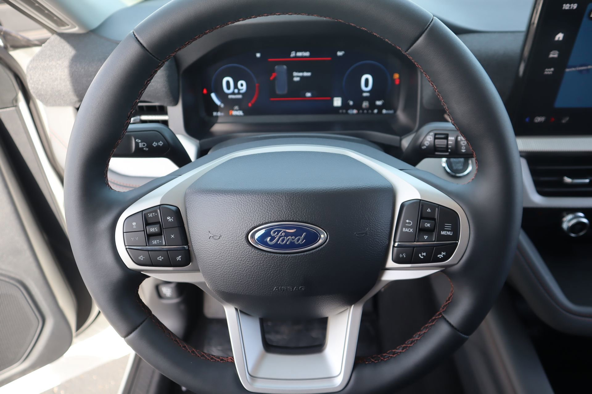 New 2026 Ford Explorer Active w/ Active Comfort Package AWD/4WD image 3