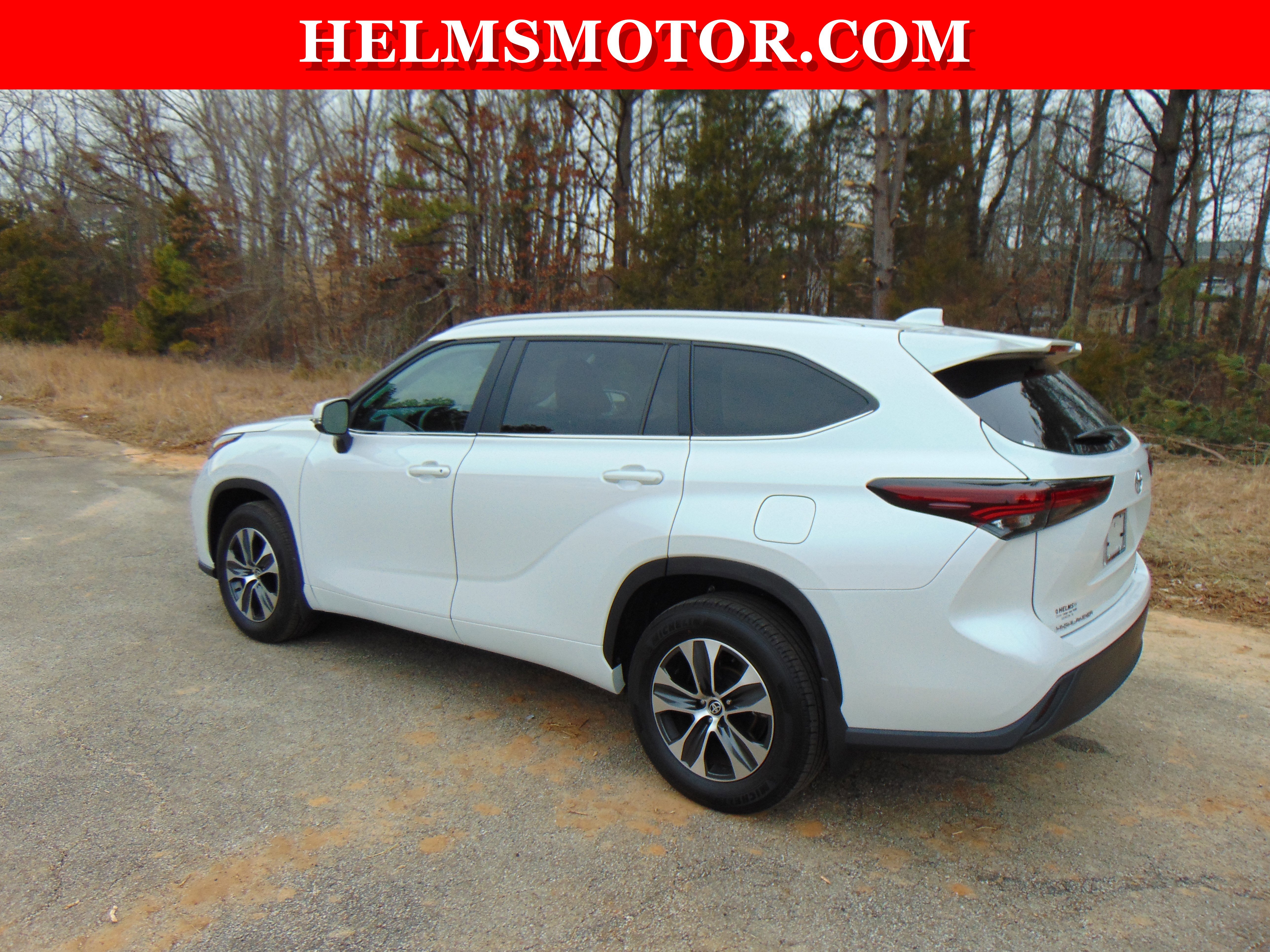 Used 2025 Toyota Highlander XLE image 7