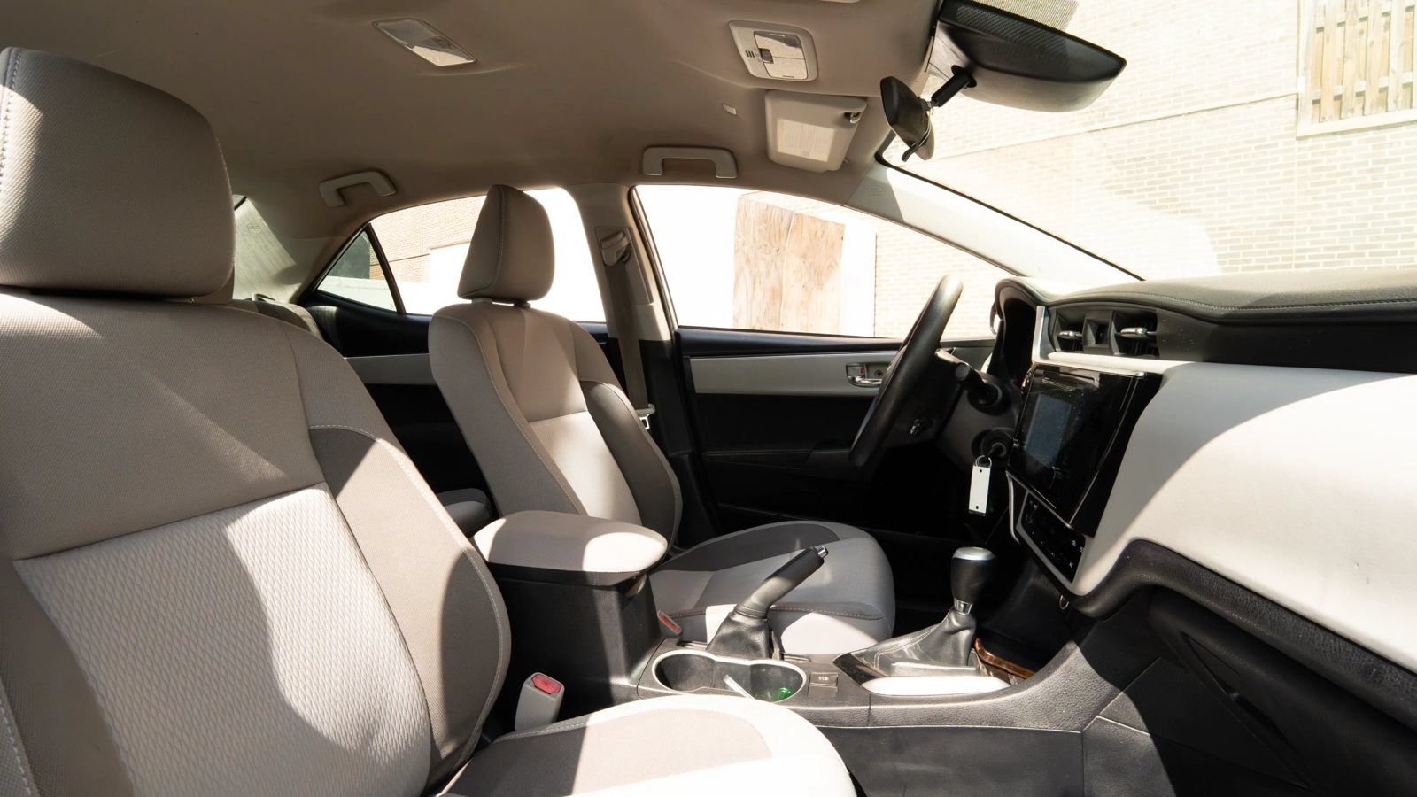 Used 2019 Toyota Corolla LE FWD image 11