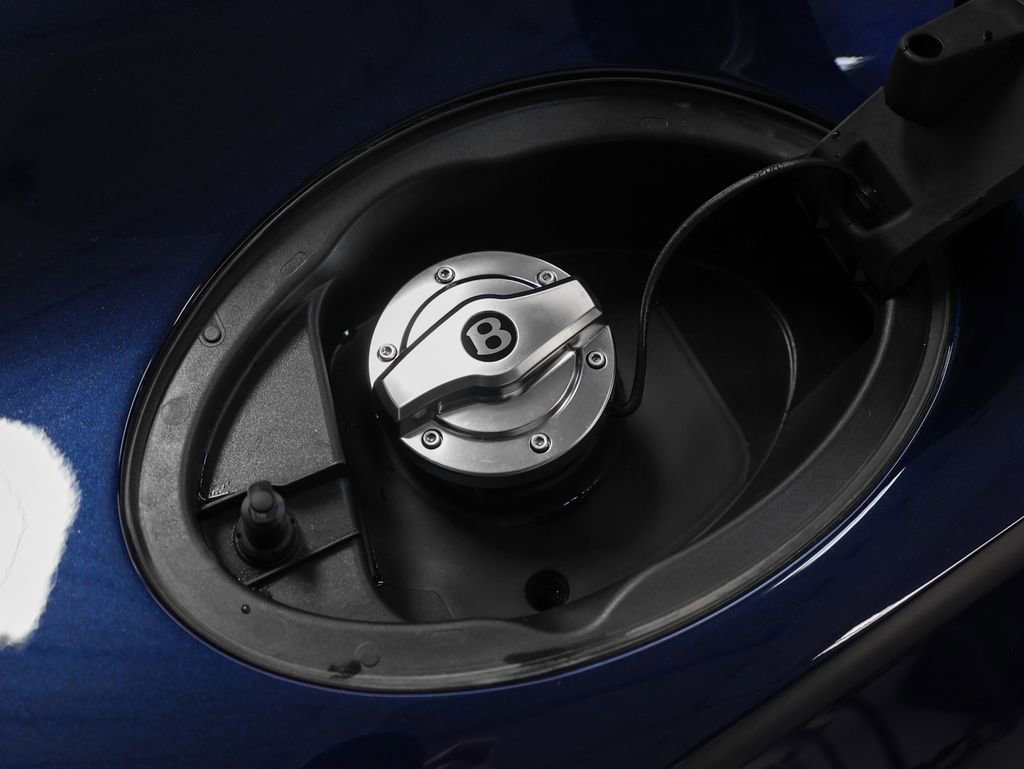 Used 2024 Bentley Continental GT image 32