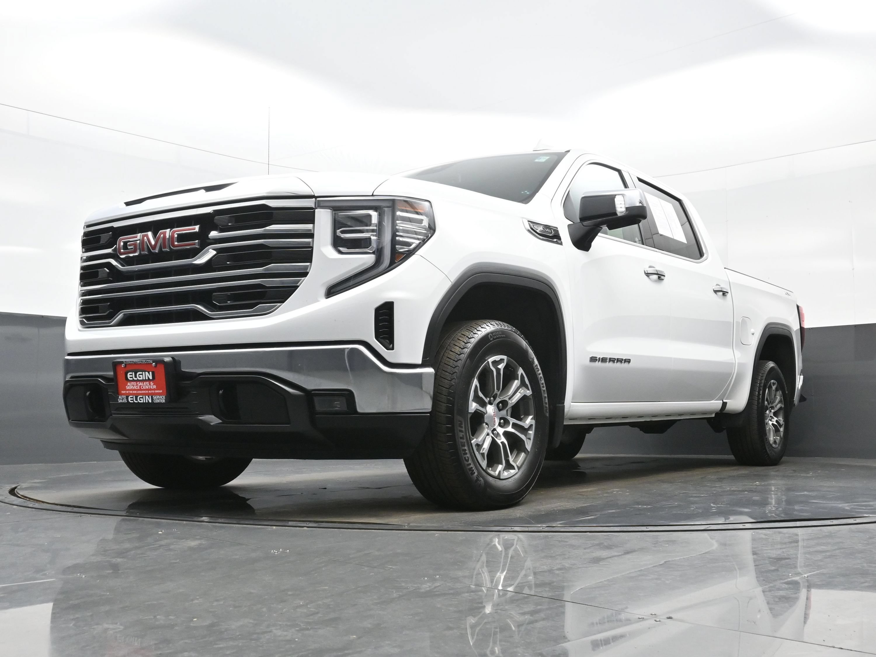 Used 2025 GMC Sierra 1500 SLT AWD/4WD image 26