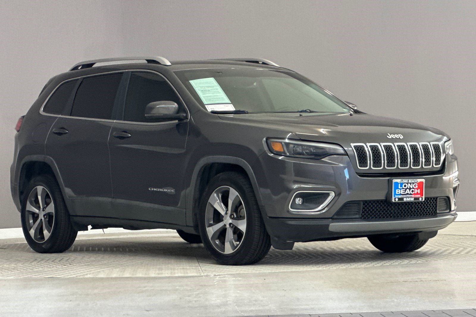 Used 2019 Jeep Cherokee Limited FWD image 7