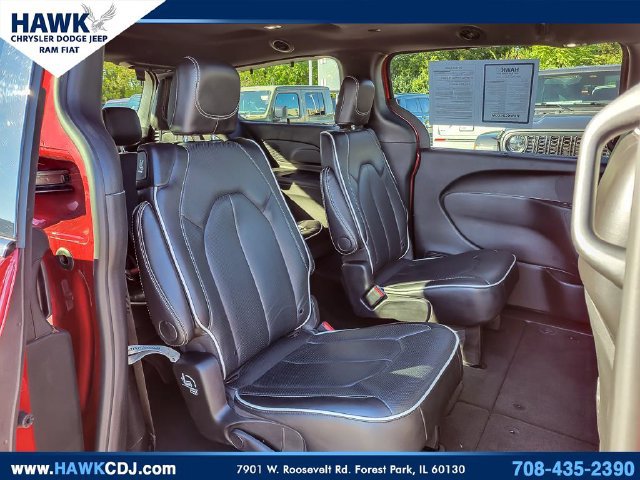 Used 2025 Chrysler Pacifica Limited FWD image 26