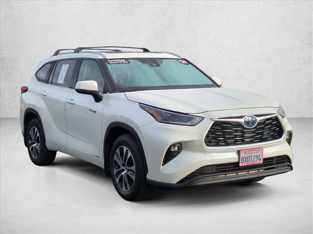 Used 2021 Toyota Highlander XLE video 3