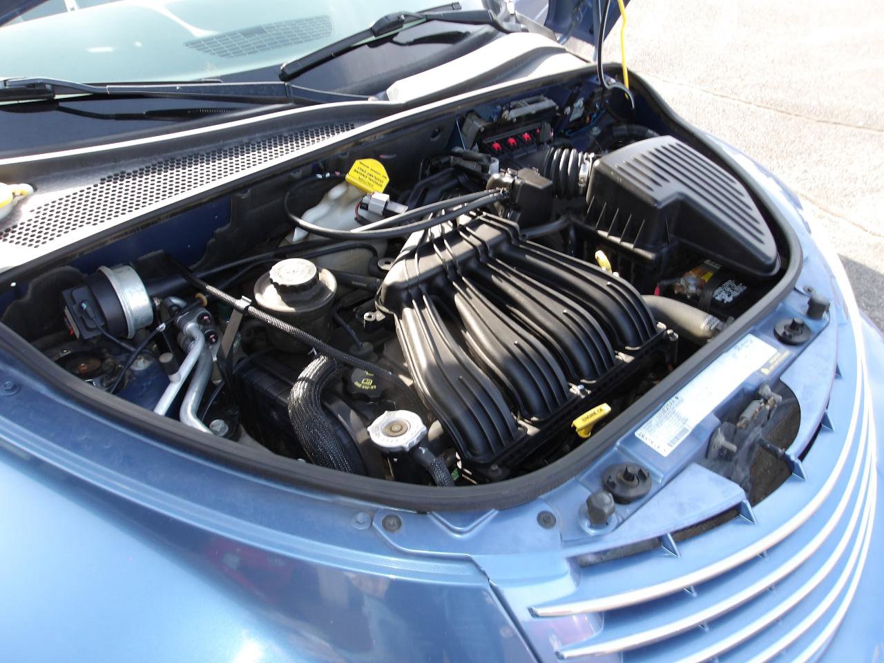 Used 2007 Chrysler PT Cruiser Convertible w/ Spring Special Group FWD image 23