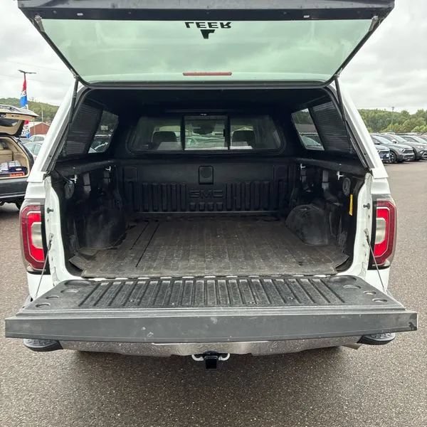 Used 2016 GMC Sierra 1500 SLT w/ Enhanced Driver Alert Package AWD/4WD image 31