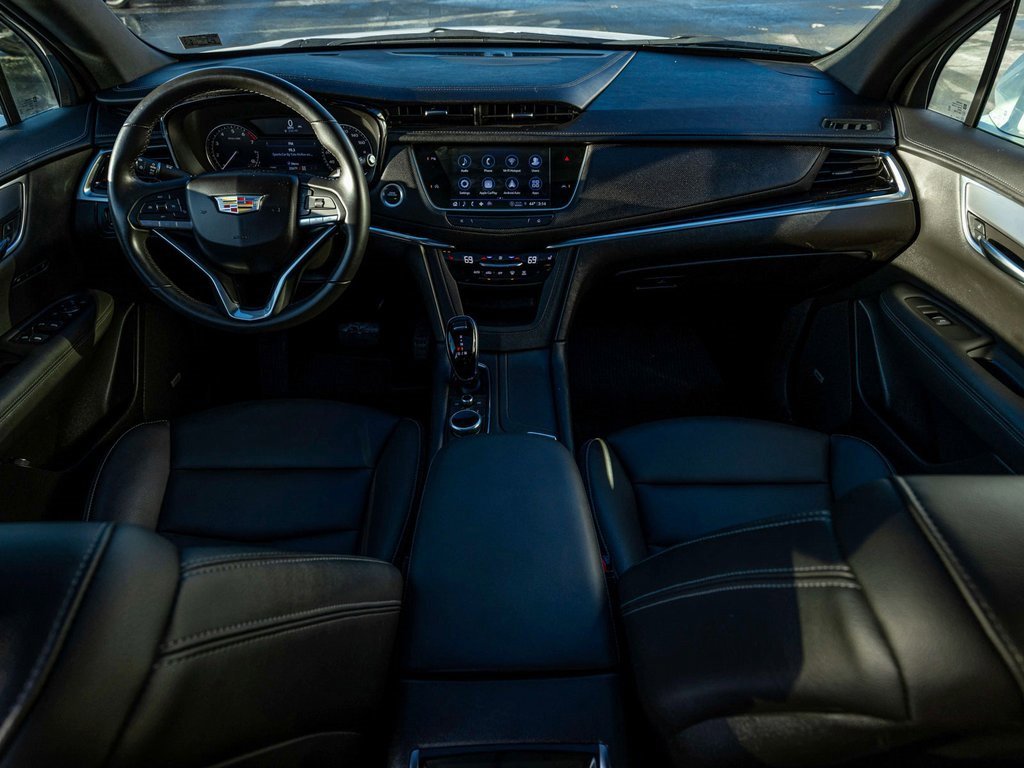 Used 2024 Cadillac XT6 Luxury image 30