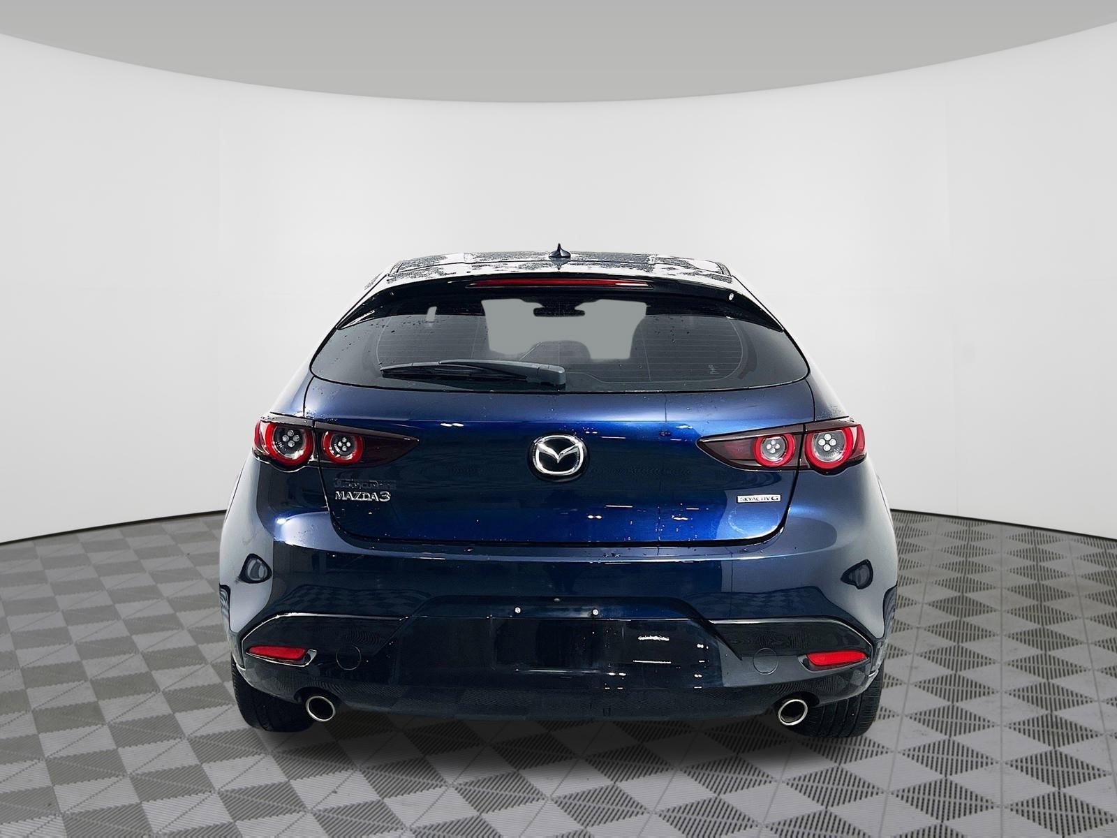 Used 2020 MAZDA MAZDA3 Hatchback w/ Premium Package image 27