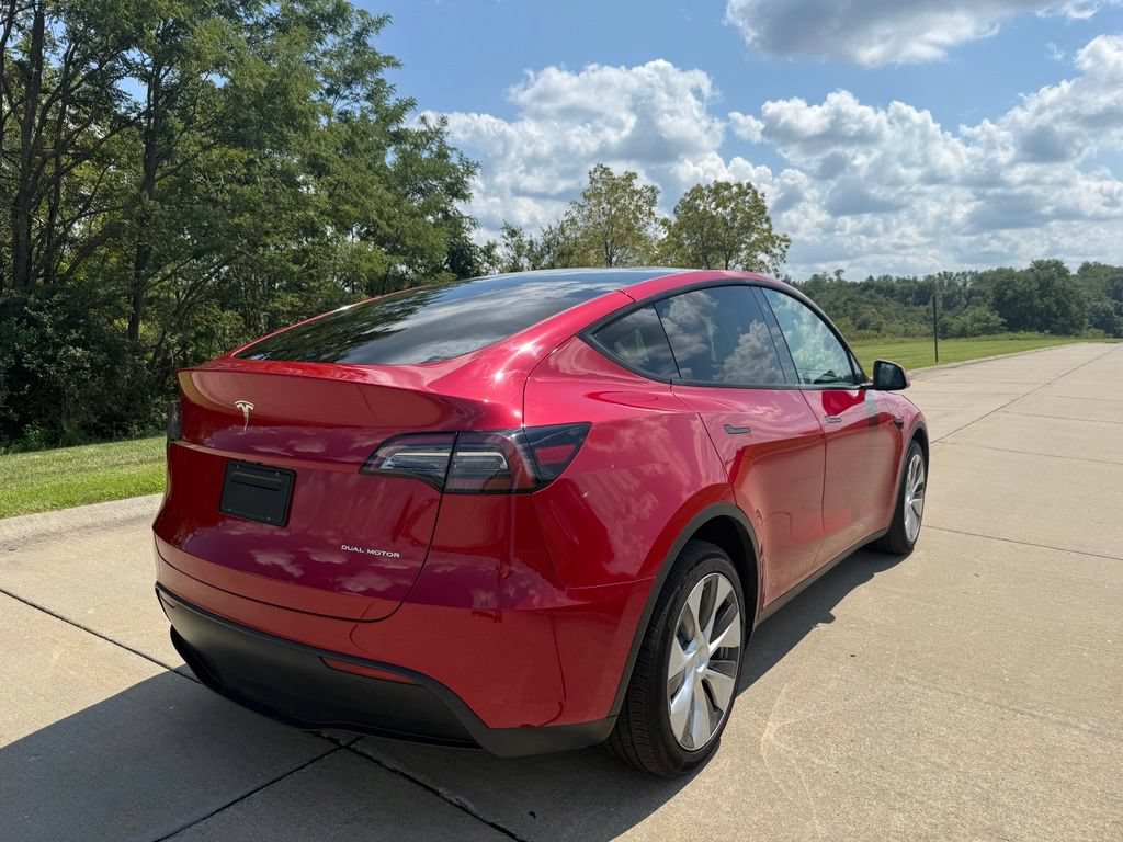 Used 2023 Tesla Model Y Long Range AWD/4WD image 3