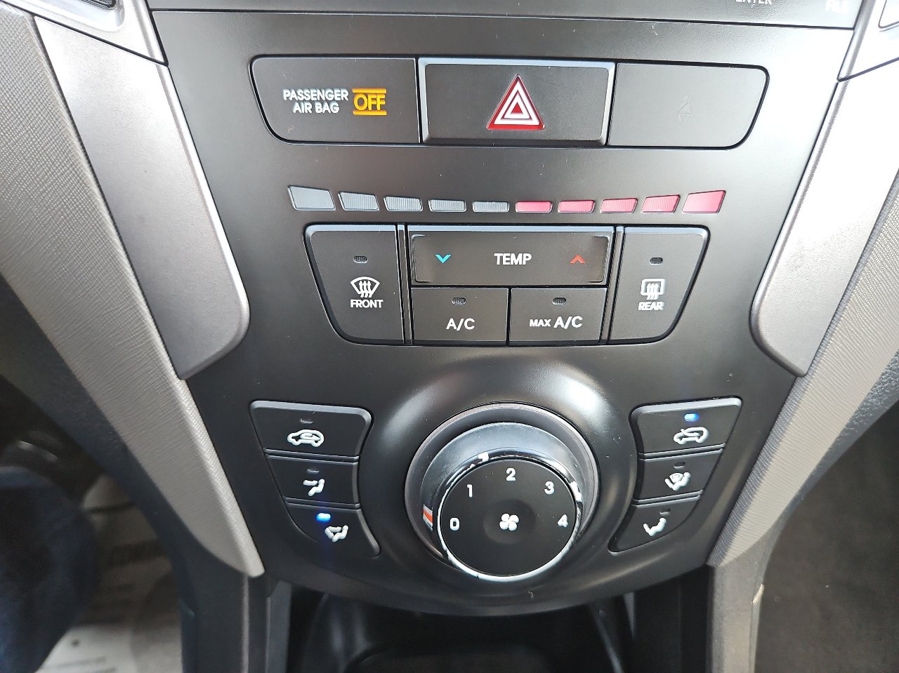 Used 2015 Hyundai Santa Fe Sport w/ Option Group 02 image 29