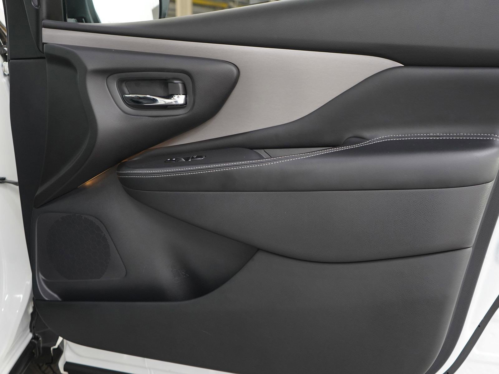 Used 2024 Nissan Murano SL image 9