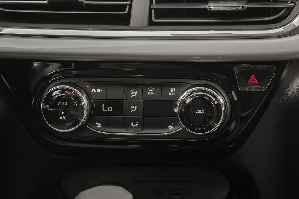 New 2026 Chevrolet Trax LT w/ Driver Confidence Package FWD image 26