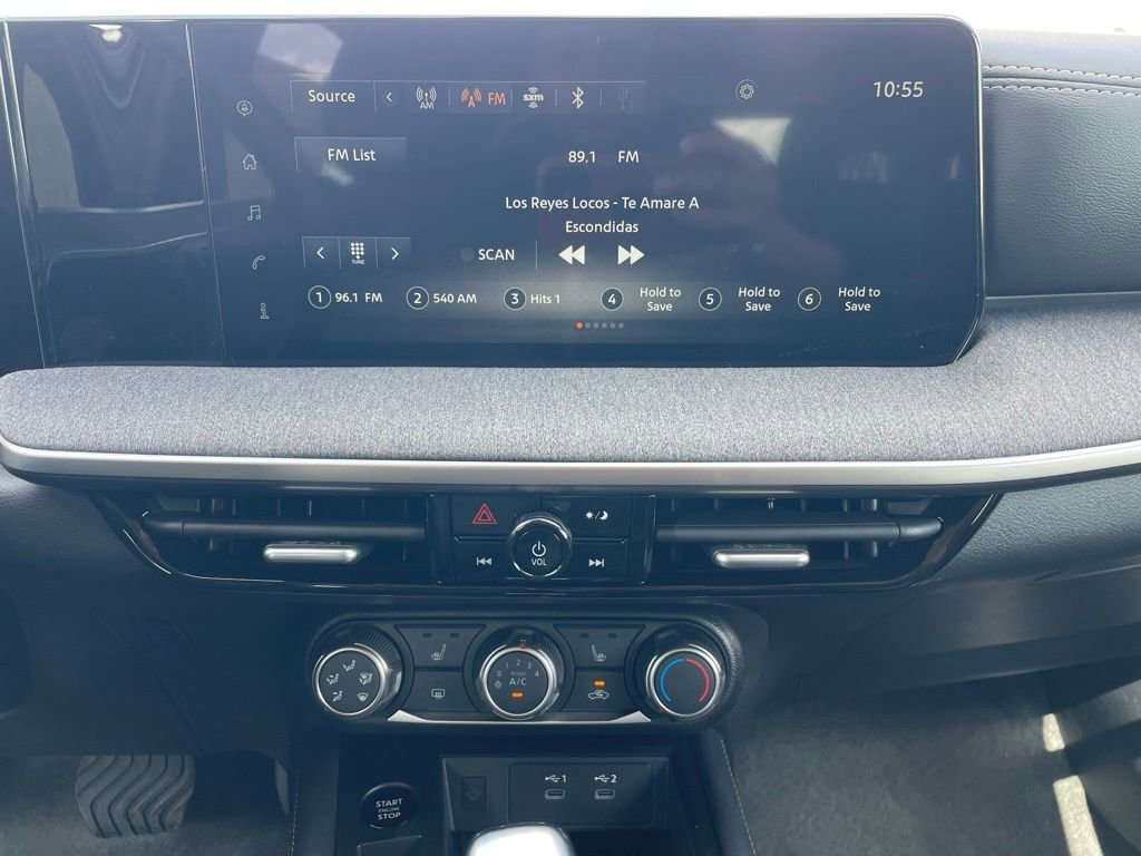 New 2025 Nissan Kicks SV w/ SV Premium Package AWD/4WD image 17