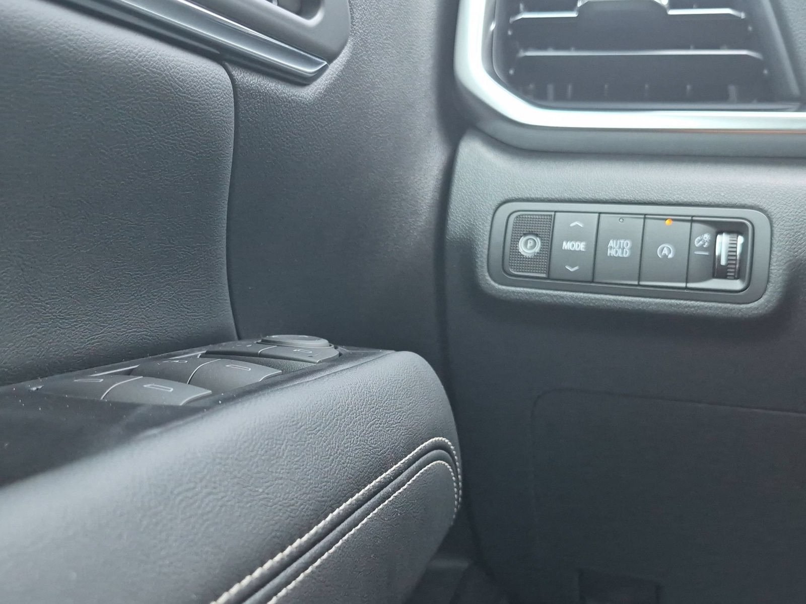 New 2027 GMC Terrain Elevation w/ Elevation Premium Package FWD image 16