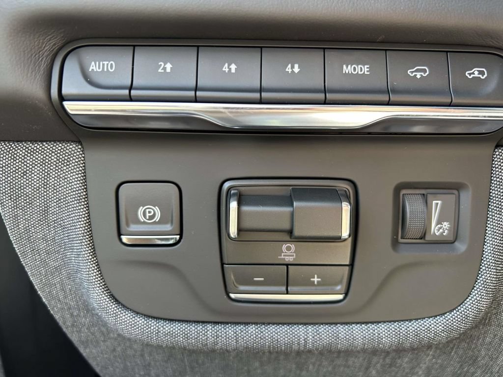 New 2026 Cadillac Escalade ESV Platinum Sport w/ LPO, ONYX Package AWD/4WD image 23
