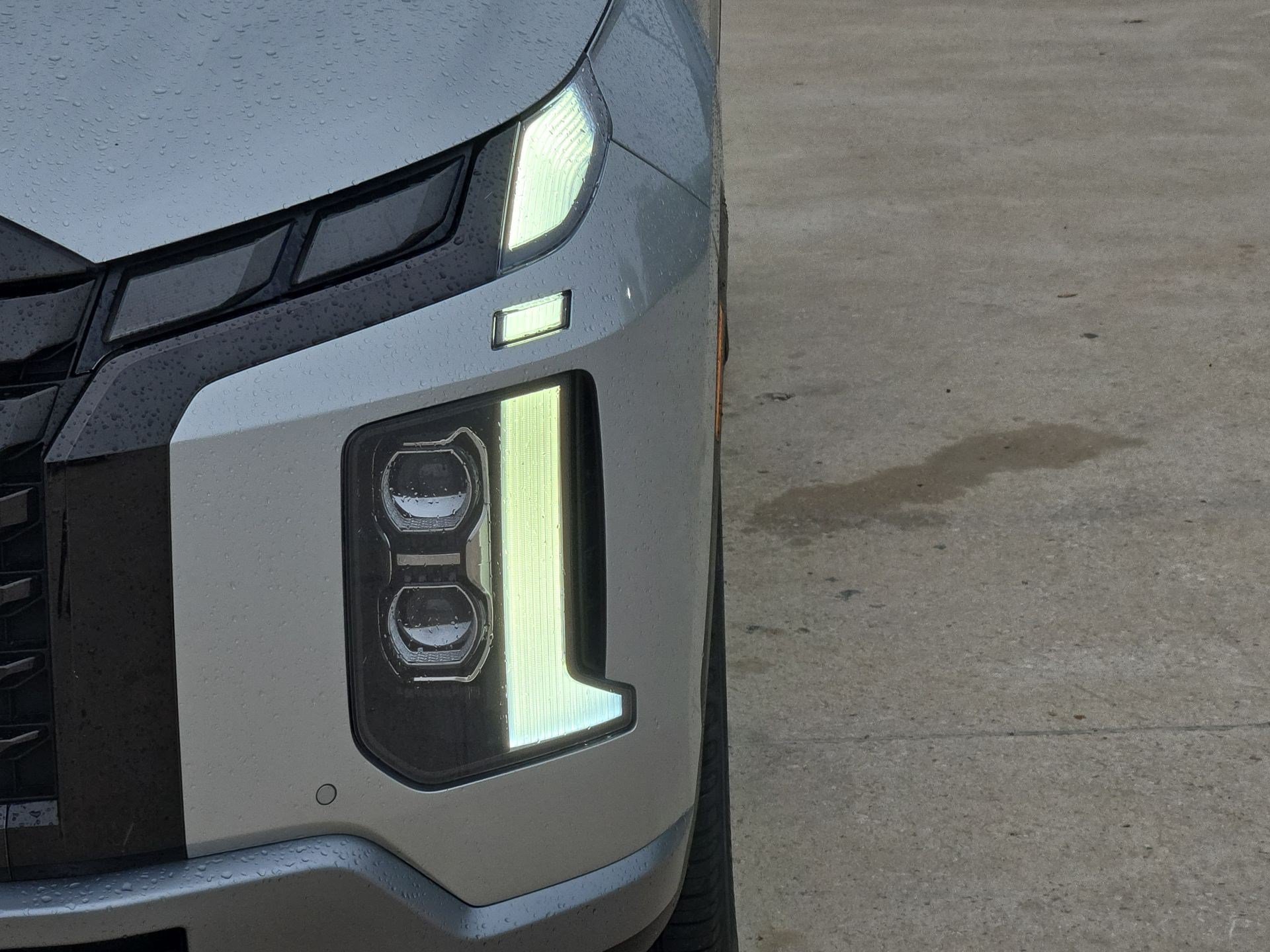 Used 2024 Hyundai Palisade Limited FWD image 11