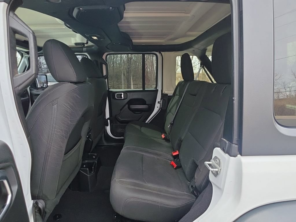 Used 2018 Jeep Wrangler Unlimited Sport S image 32