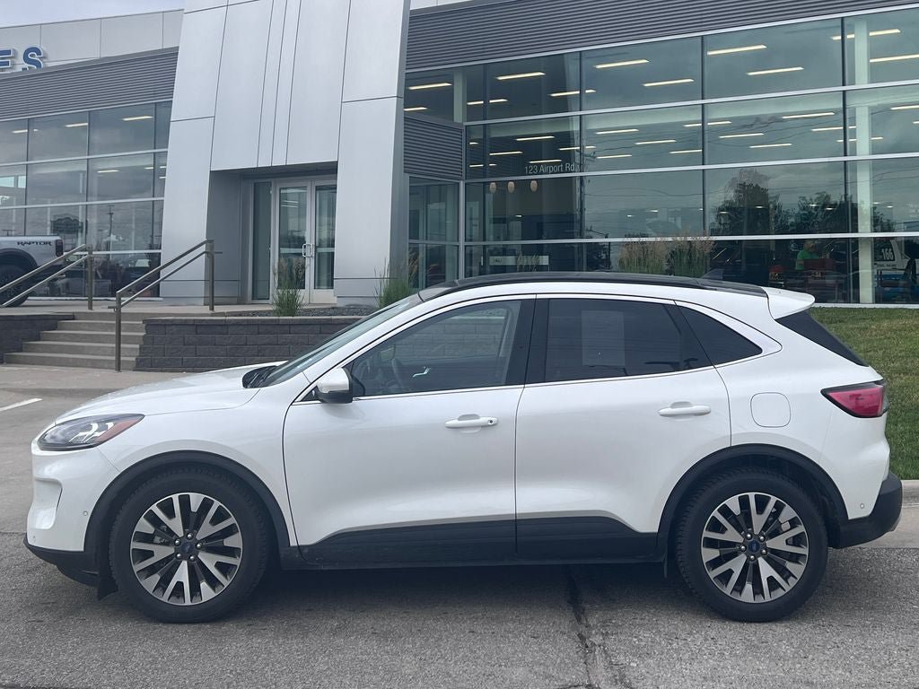 Certified 2020 Ford Escape Titanium FWD image 3
