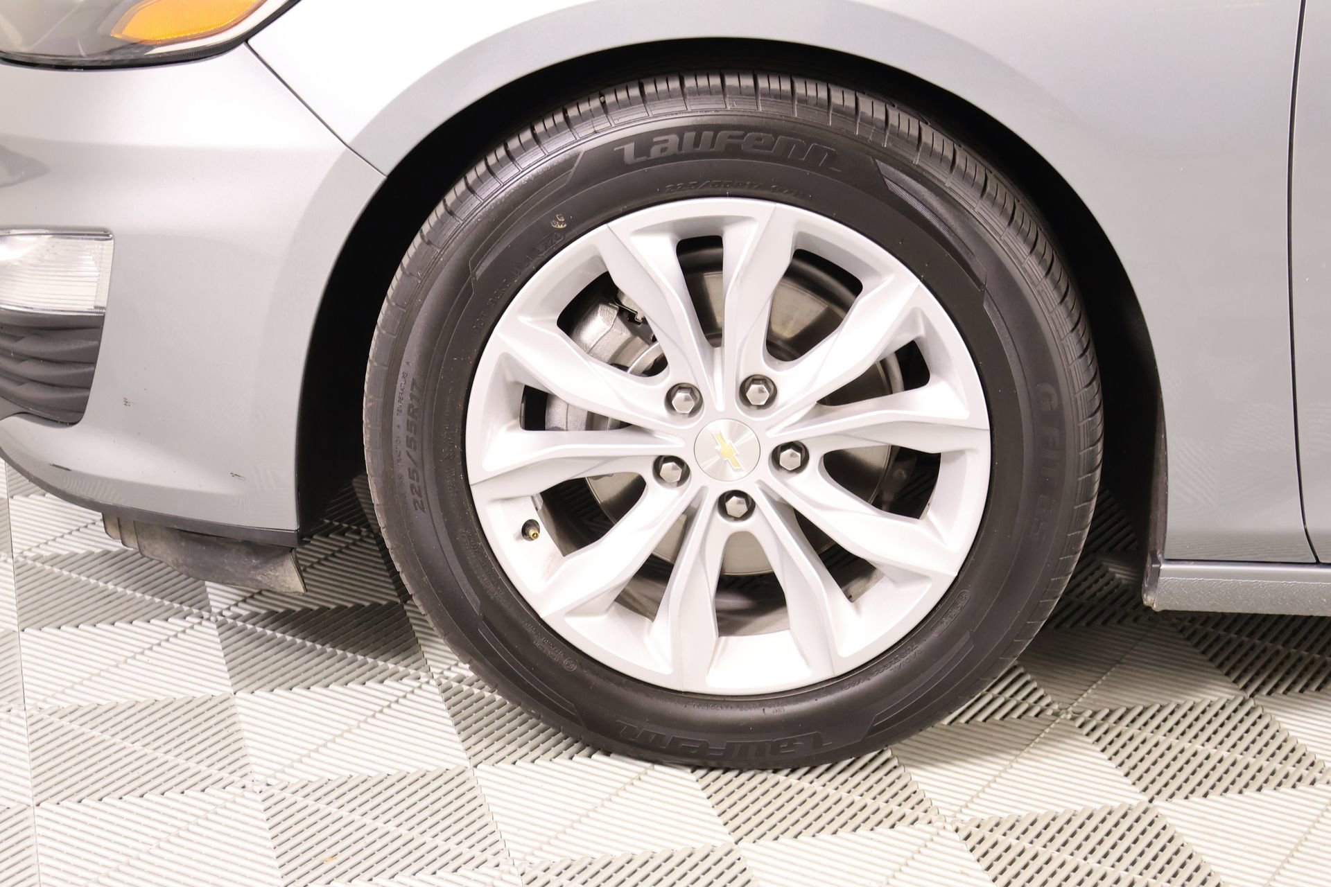 Used 2024 Chevrolet Malibu LT FWD image 17