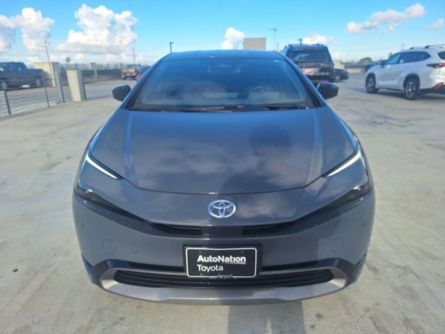 Used 2025 Toyota Prius XLE image 3