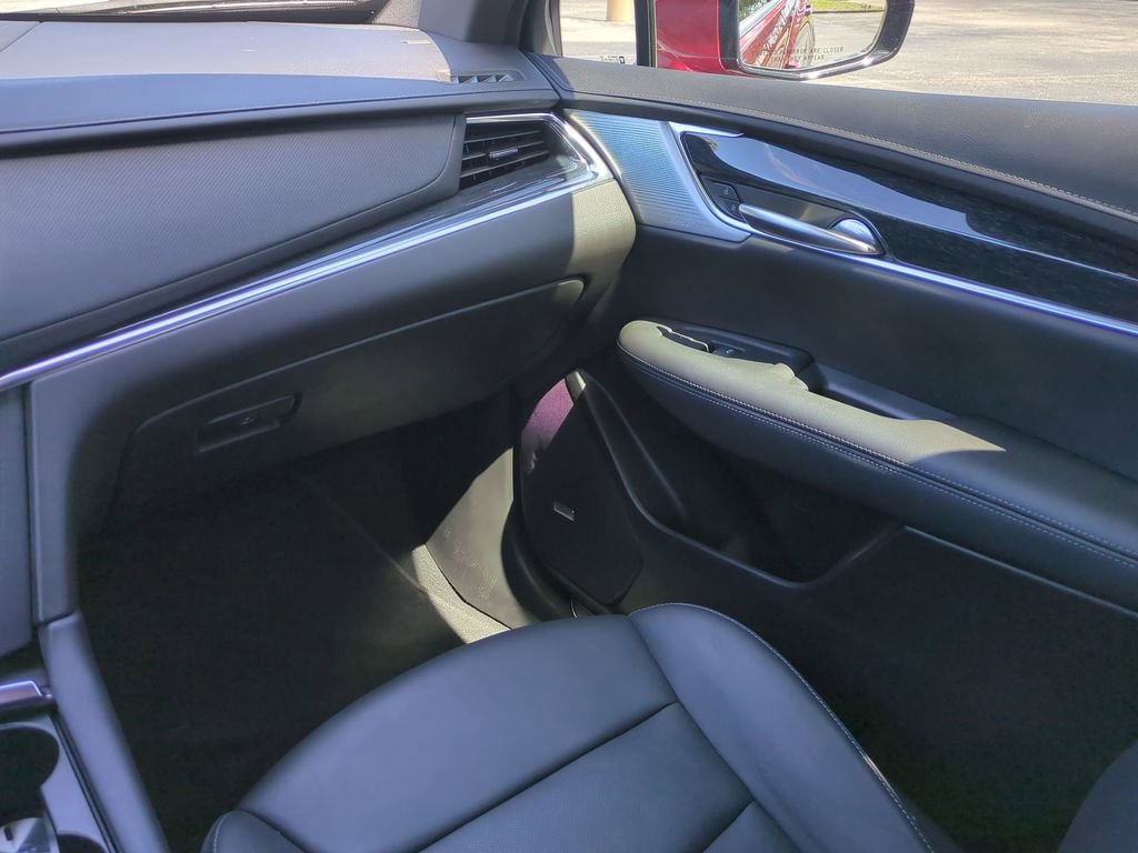 Used 2023 Cadillac XT5 Premium Luxury w/ Technology Package image 16