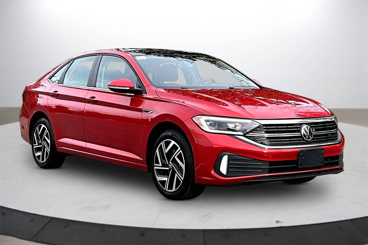 Used 2022 Volkswagen Jetta SEL image 2