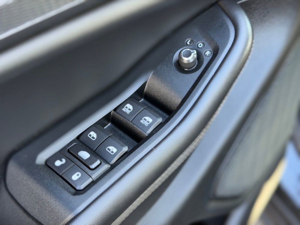 Used 2023 Jeep Grand Cherokee Altitude image 15