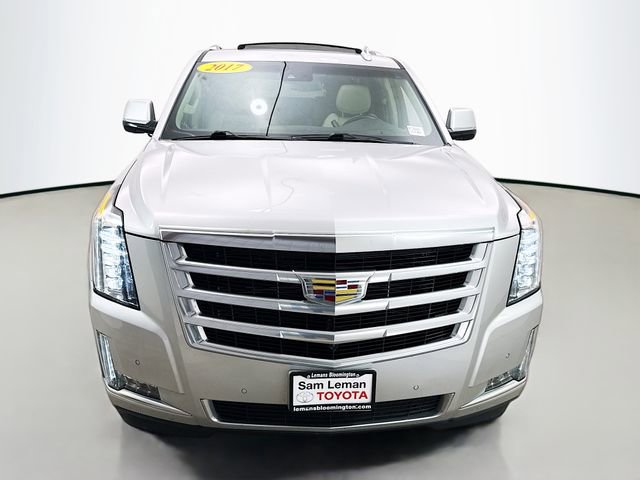 Used 2017 Cadillac Escalade ESV Luxury AWD/4WD image 2