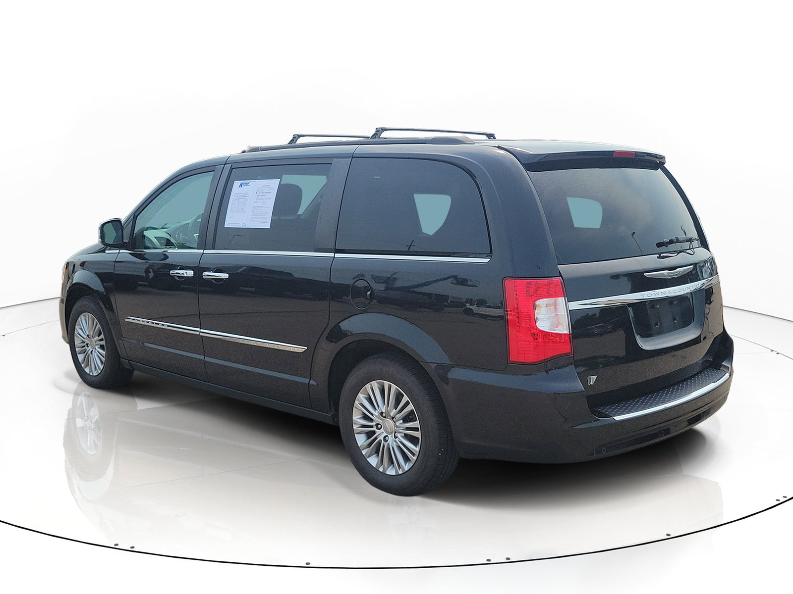 Used 2015 Chrysler Town & Country Touring-L w/ Driver Convenience Group FWD image 4