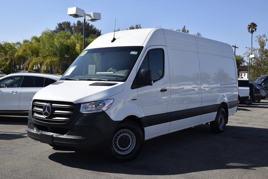 Used 2024 Mercedes-Benz eSprinter 170 Cargo image 2