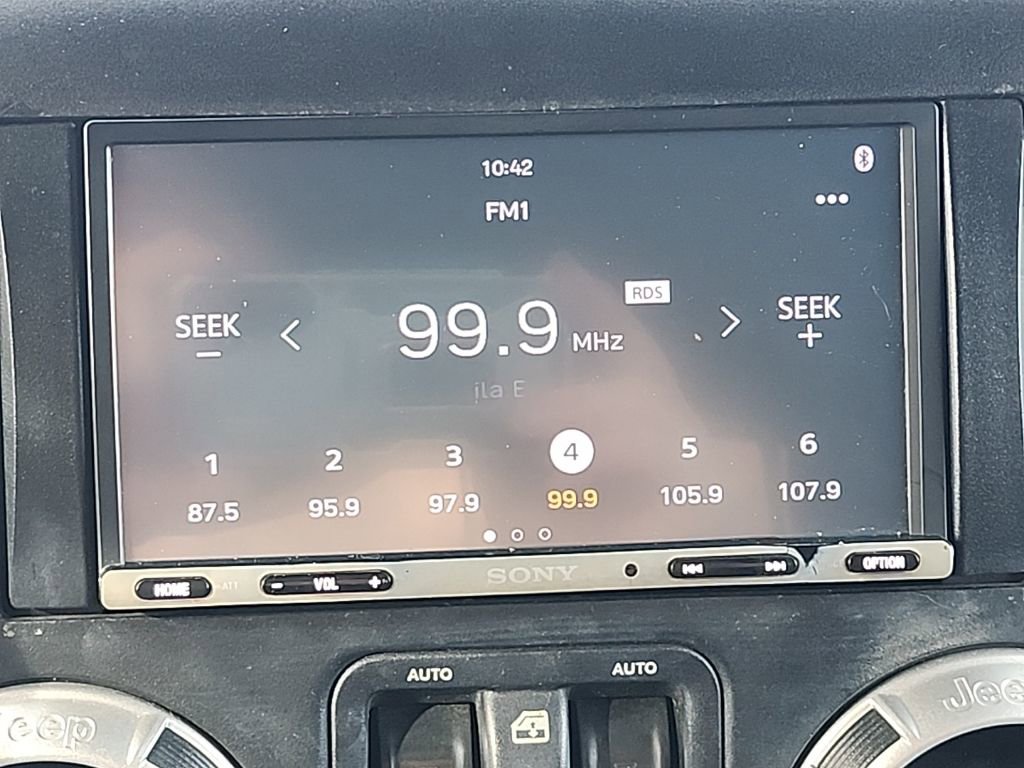 Certified 2016 Jeep Wrangler Sahara w/ Connectivity Group image 5