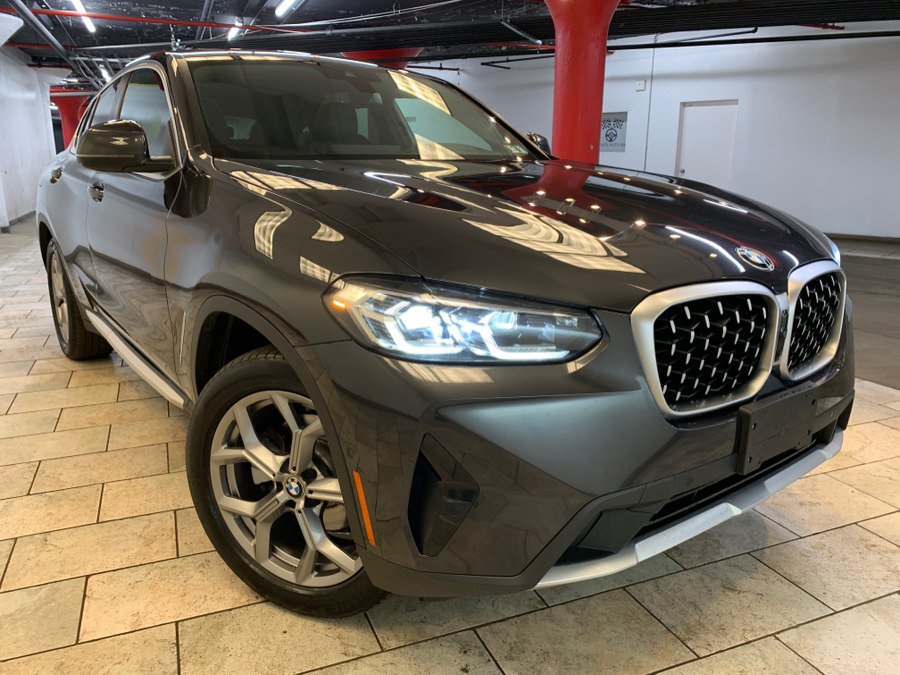 Used 2025 BMW X4 xDrive30i AWD/4WD image 4