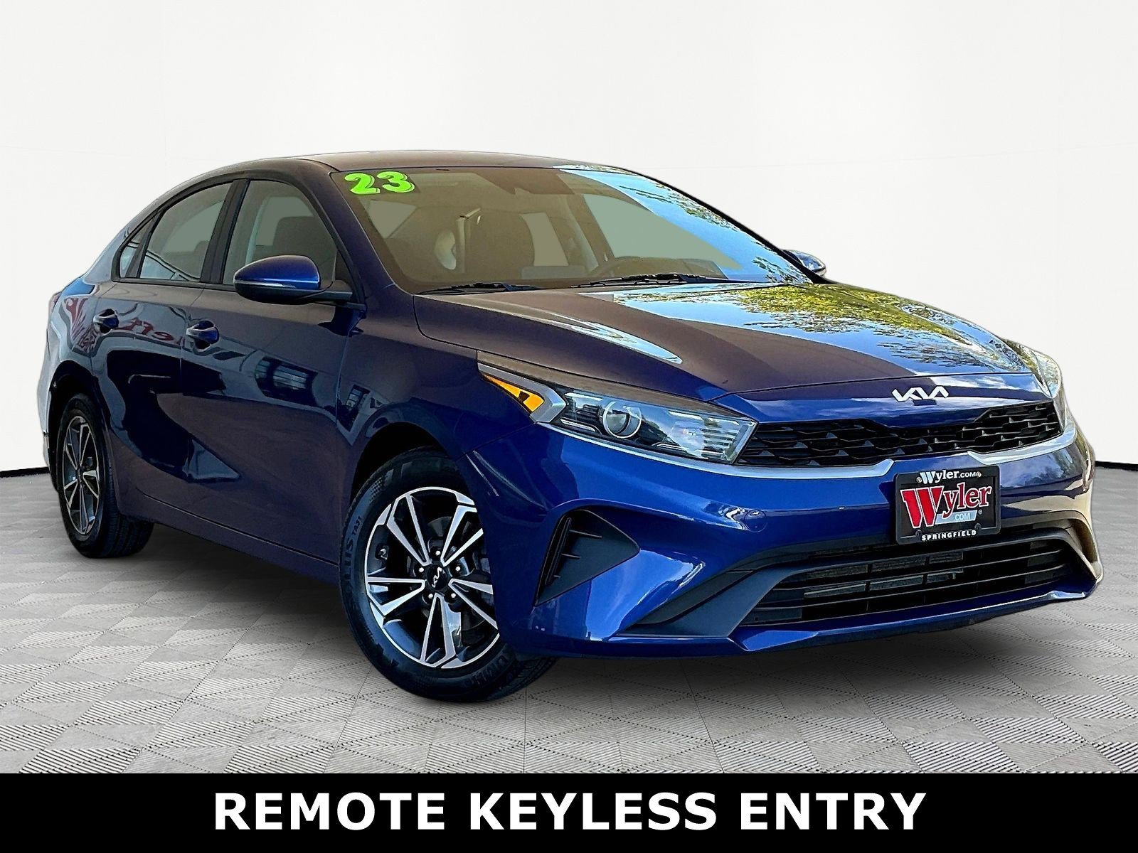 Used 2023 Kia Forte LXS w/ LXS Technology Package FWD image 3