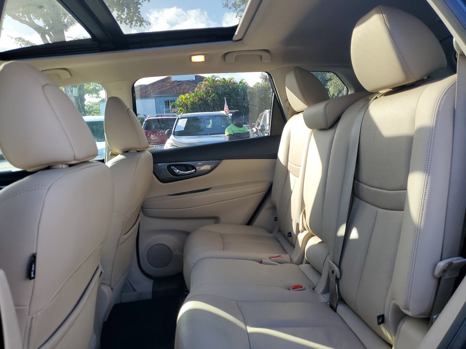 Used 2016 Nissan Rogue SL w/ SL Premium Package image 13