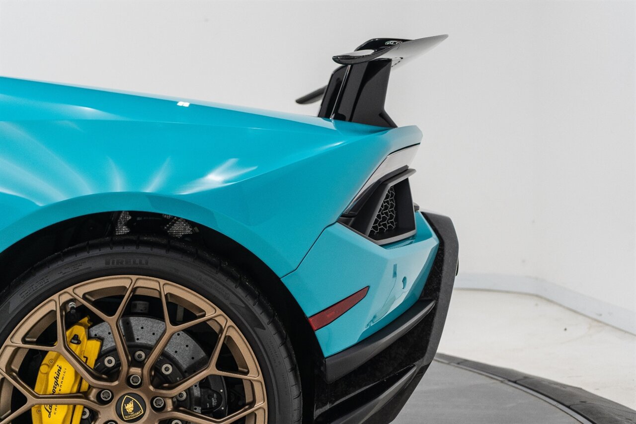 Used 2019 Lamborghini Huracan Performante AWD/4WD image 34