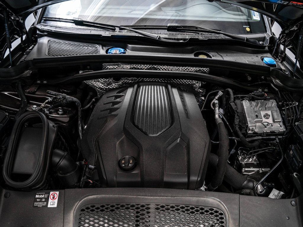 Used 2025 Porsche Macan image 29