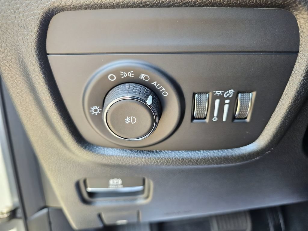 New 2025 Jeep Grand Cherokee Limited w/ Black Appearance Package AWD/4WD image 27