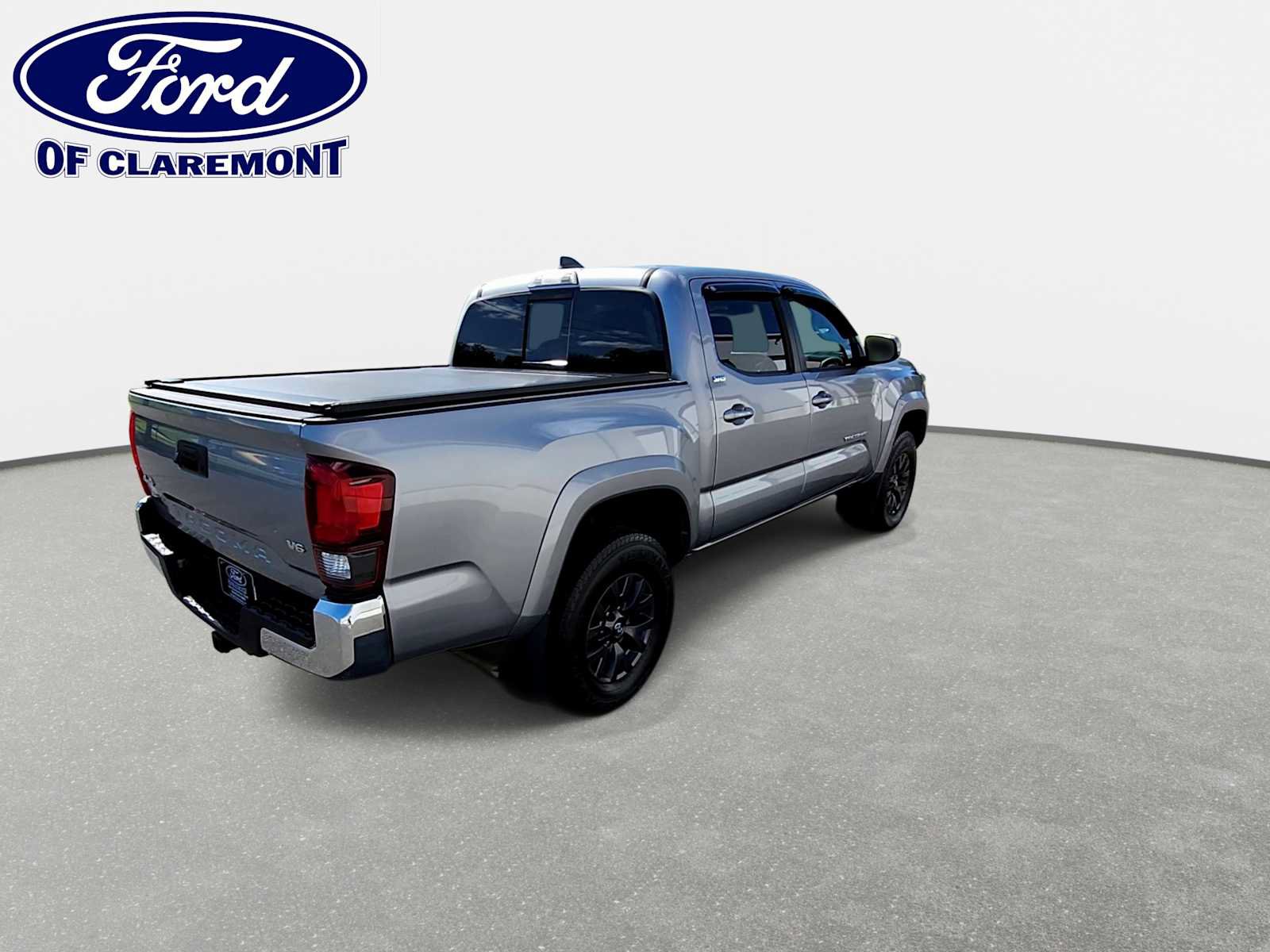 Used 2021 Toyota Tacoma SR5 AWD/4WD image 8