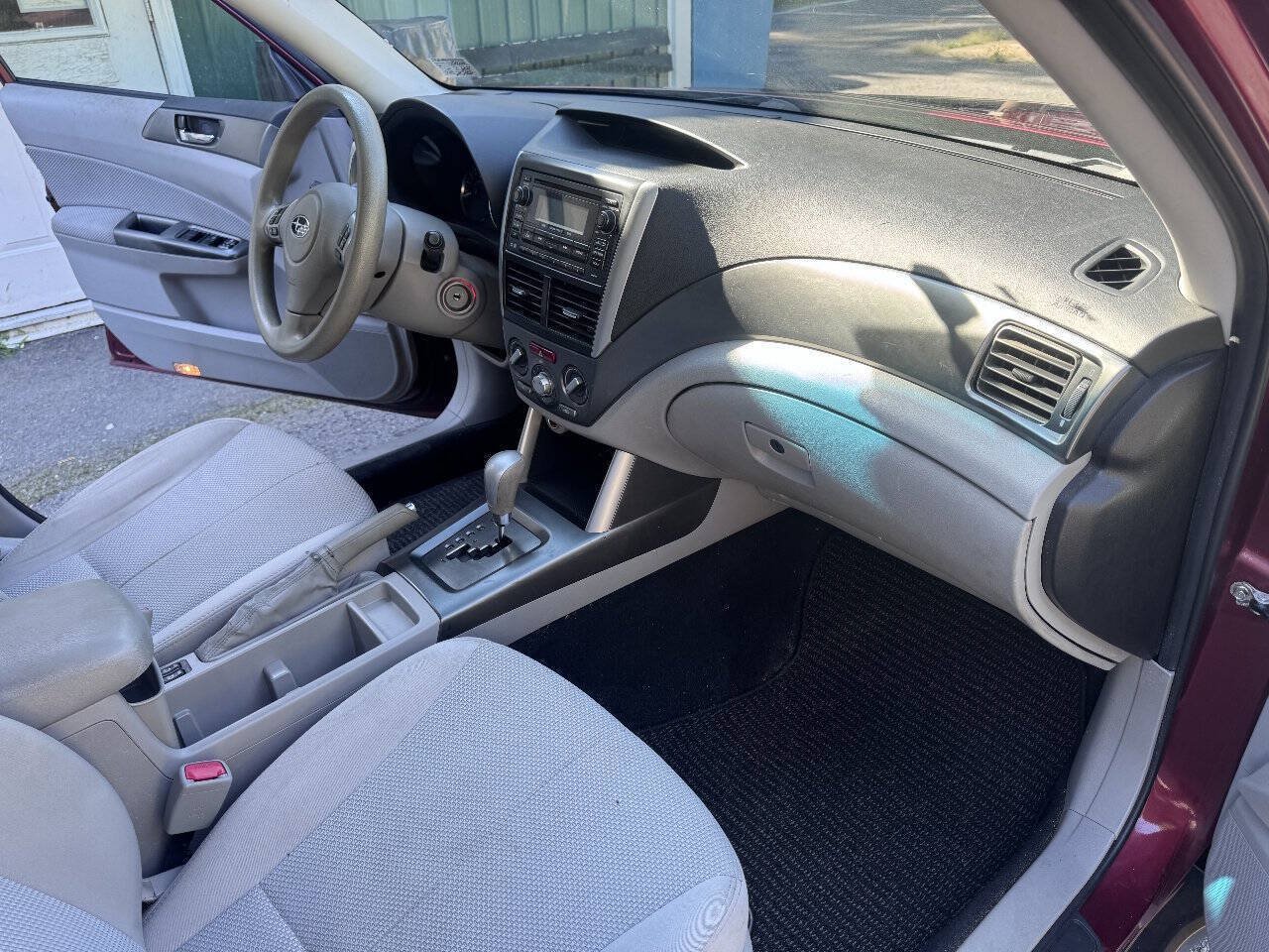 Used 2011 Subaru Forester 2.5X Premium w/ All-Weather Pkg AWD/4WD image 10