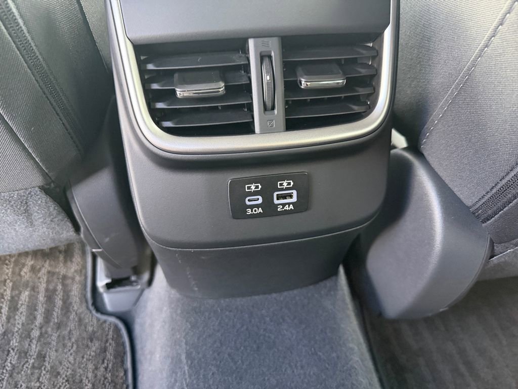 Used 2025 Subaru Outback Premium image 20