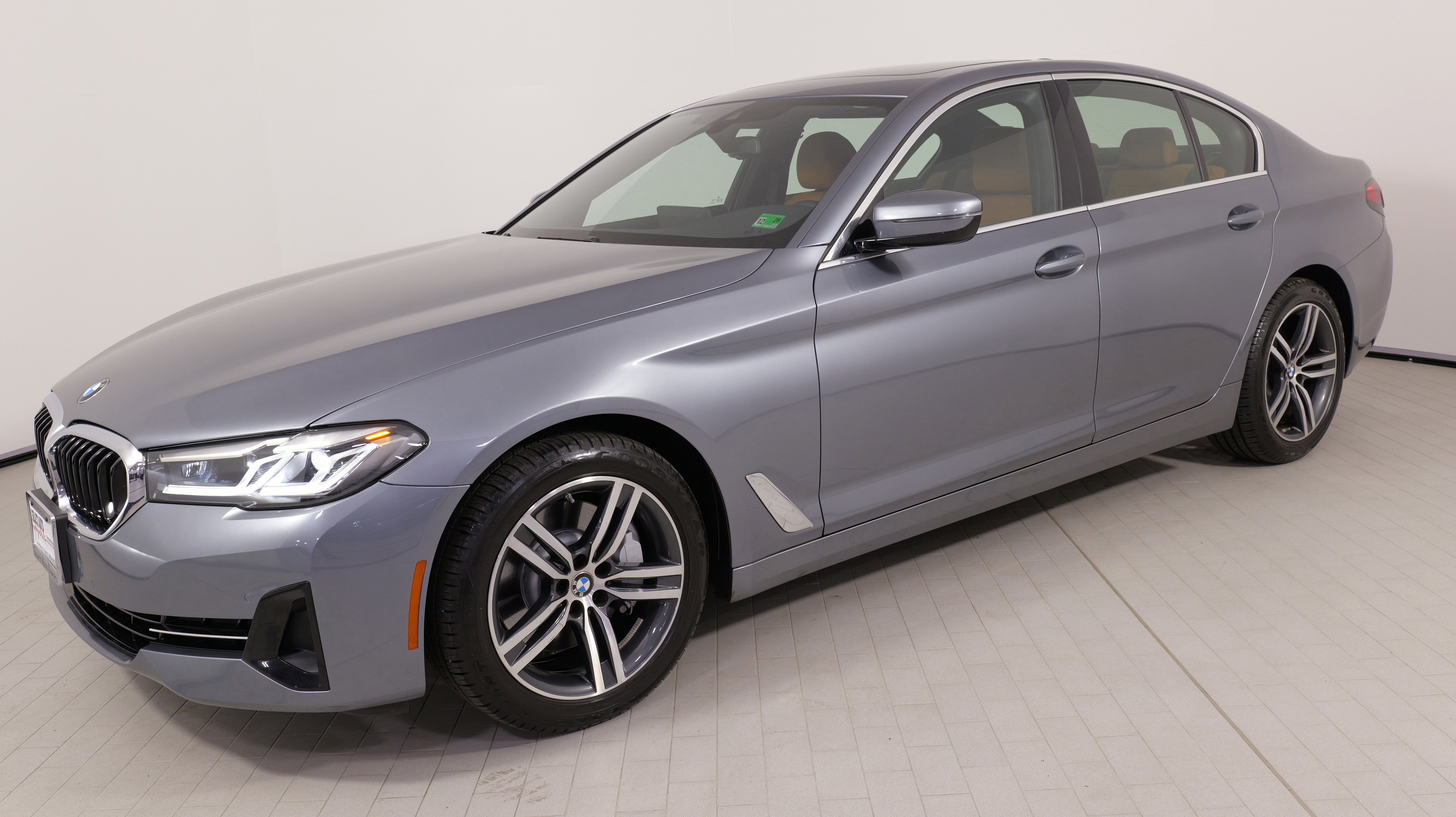 Used 2022 BMW 530i xDrive w/ Convenience Package image 3