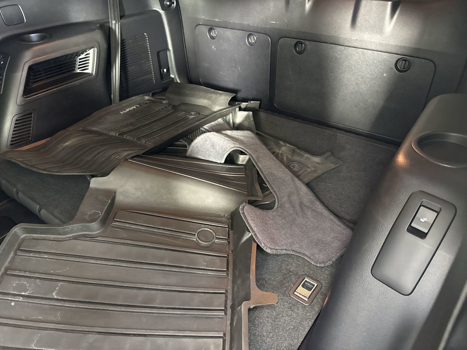 Used 2022 Lexus GX 460 Premium w/ Accessory Package AWD/4WD image 25