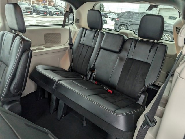 Used 2018 Dodge Grand Caravan SXT image 18