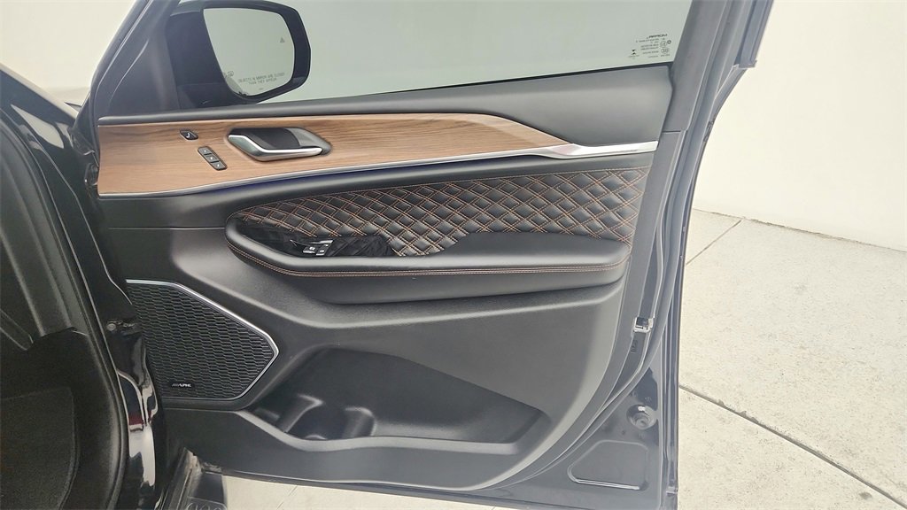 Used 2021 Jeep Grand Cherokee L Summit w/ Luxury Tech Group V image 31