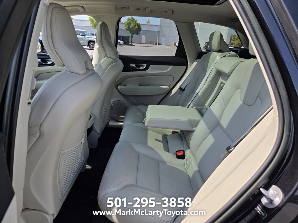 Used 2023 Volvo XC60 B5 Ultimate w/ Climate Package AWD/4WD image 10