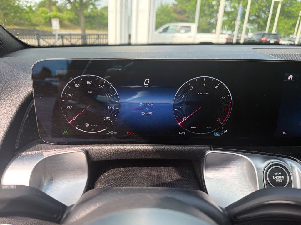 Used 2025 Mercedes-Benz GLB 250 image 28