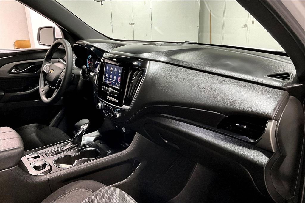Used 2023 Chevrolet Traverse LT FWD image 19