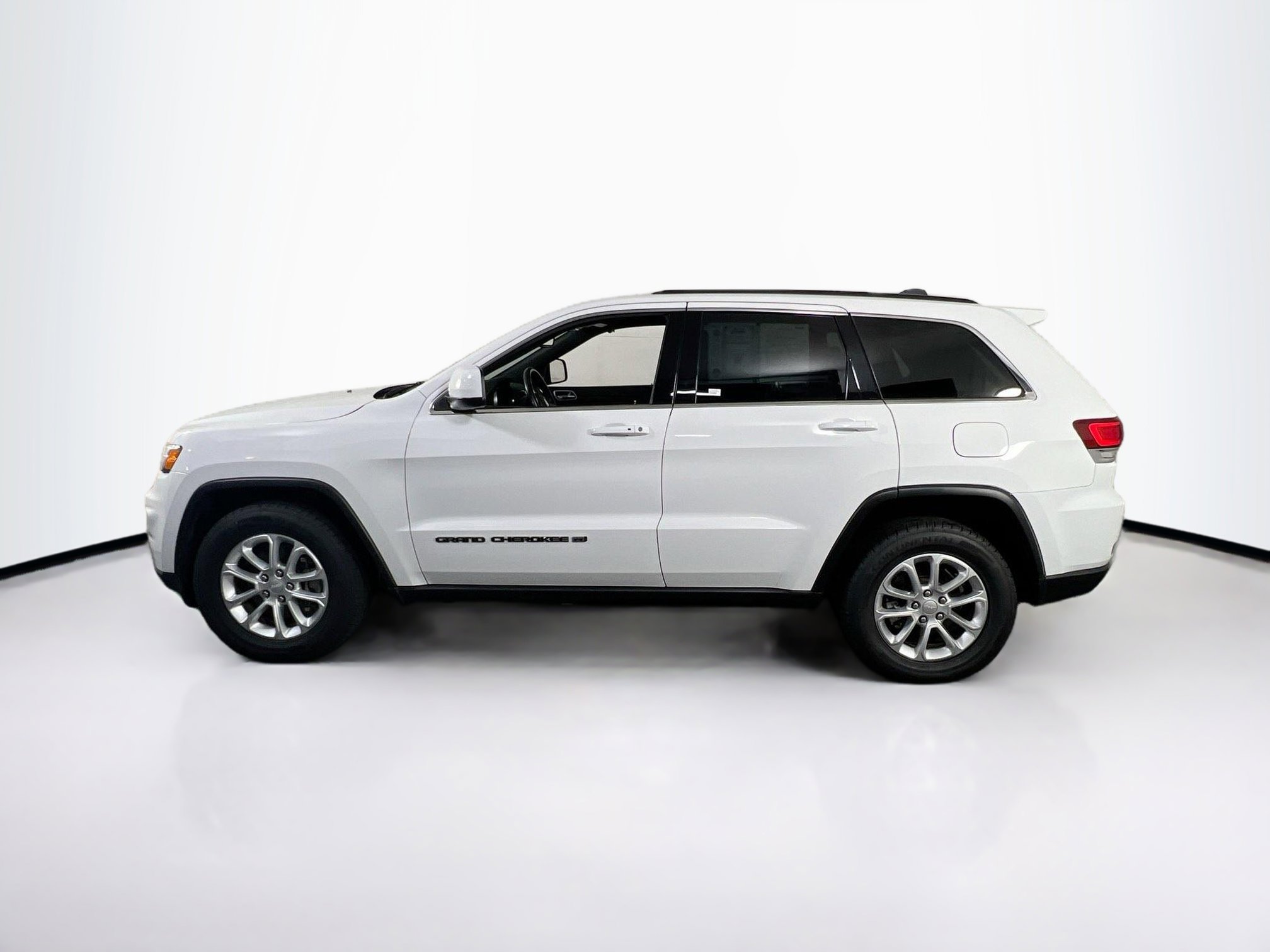 Used 2022 Jeep Grand Cherokee Laredo X AWD/4WD image 8