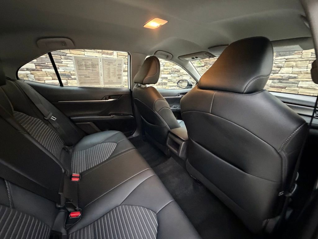 Used 2020 Toyota Camry SE image 29